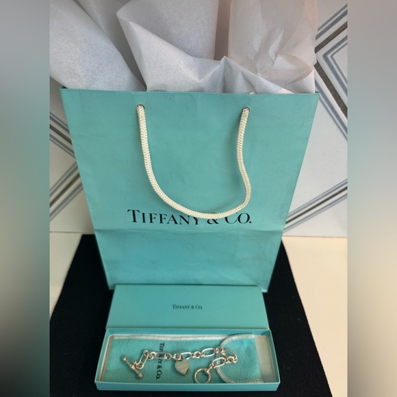 Tiffany & Co. sterling Silver 925 Heart Lock Charm Bracelet~Y2K~ over 1 ounce - Picture 1 of 8